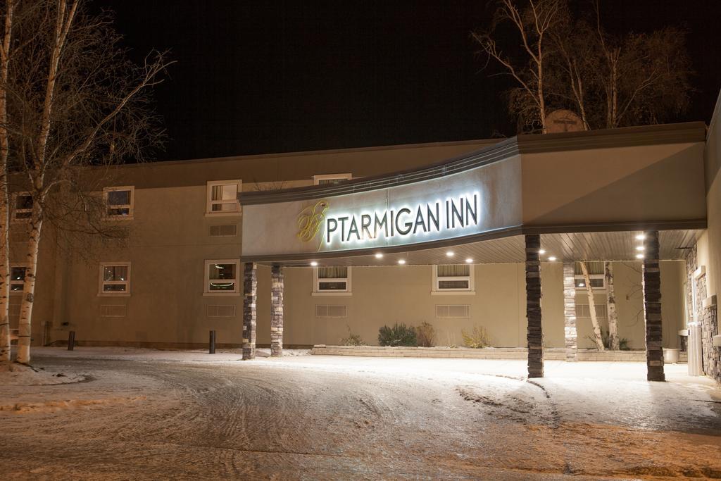 Ptarmigan Inn Hay River Esterno foto