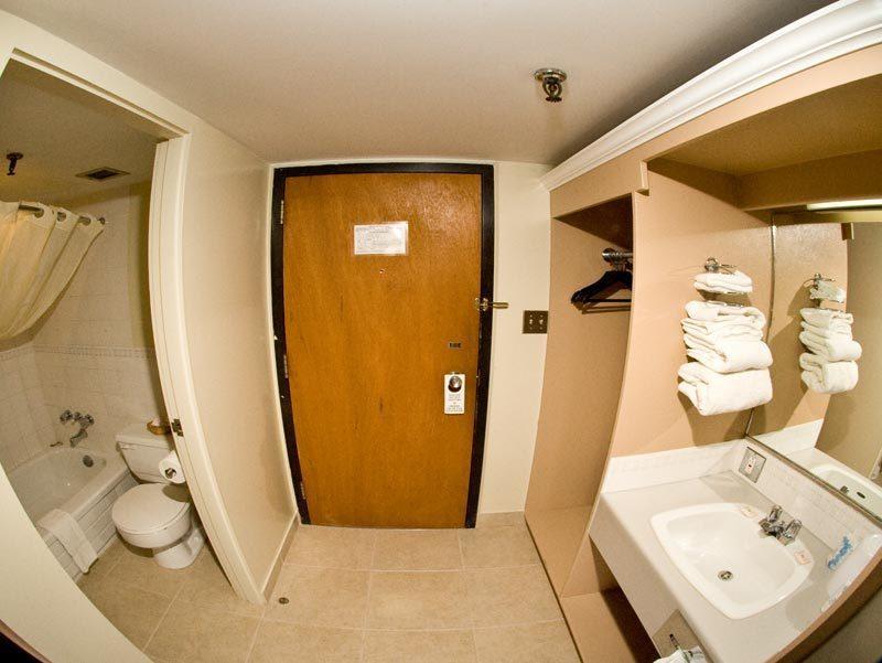 Ptarmigan Inn Hay River Esterno foto